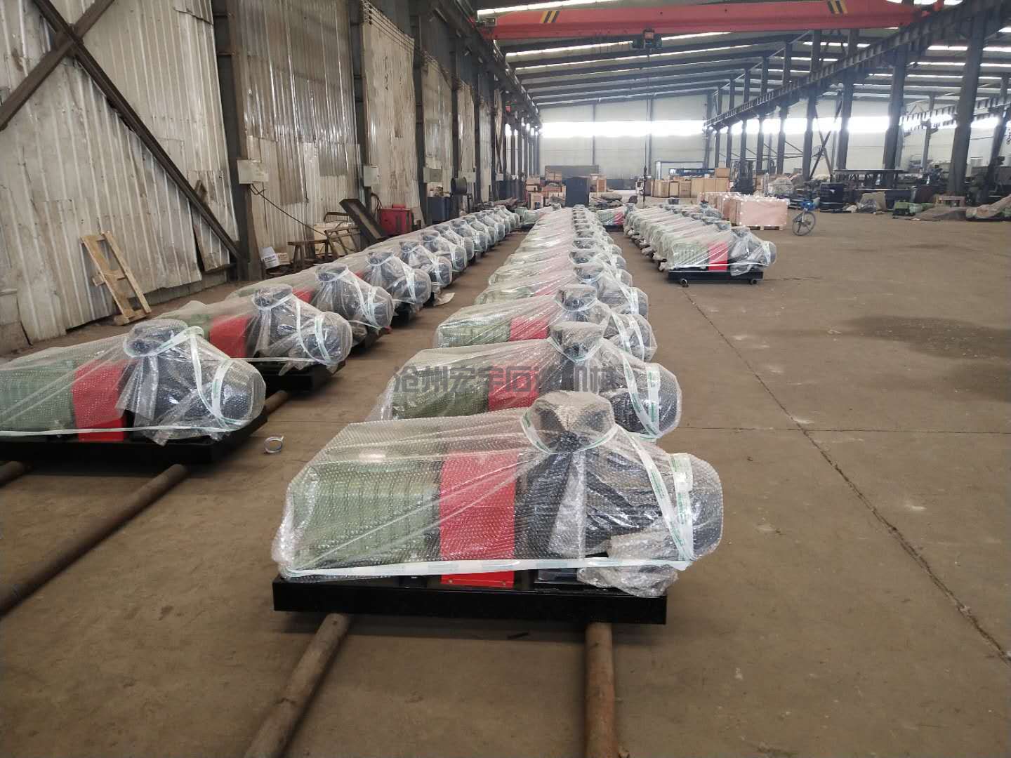 四川的客戶訂購的泥漿攪拌器打包發(fā)貨